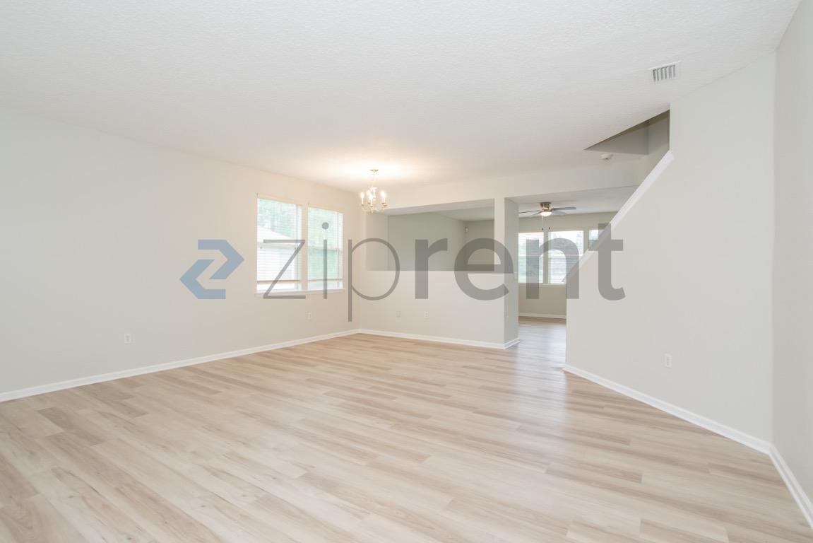 76195 Deerwood Dr - Photo 3 of 41