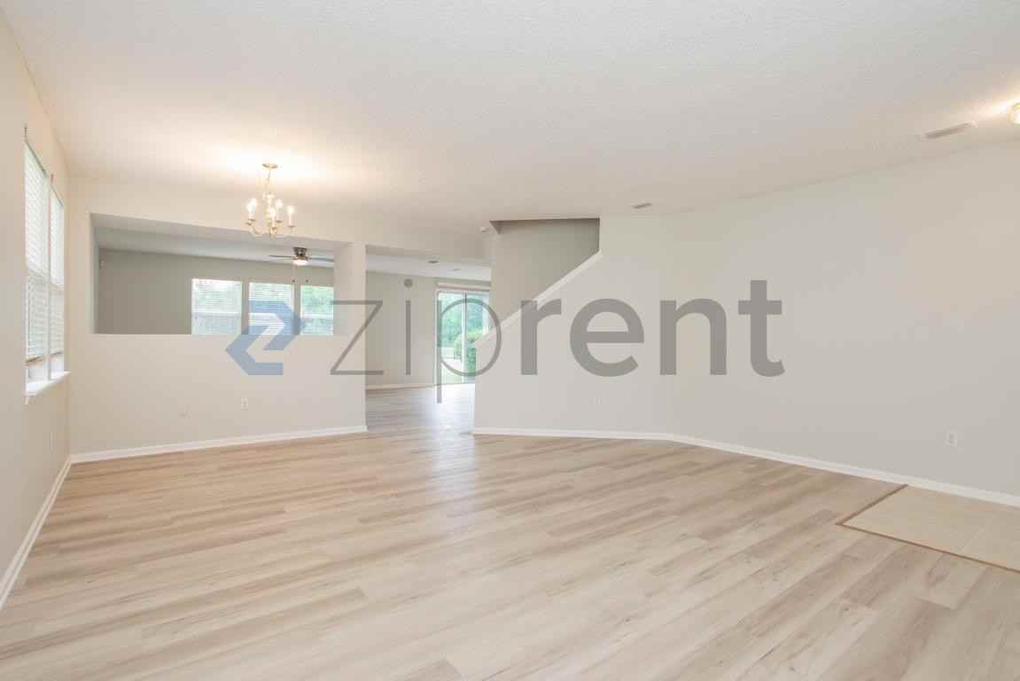 76195 Deerwood Dr - Photo 4 of 41