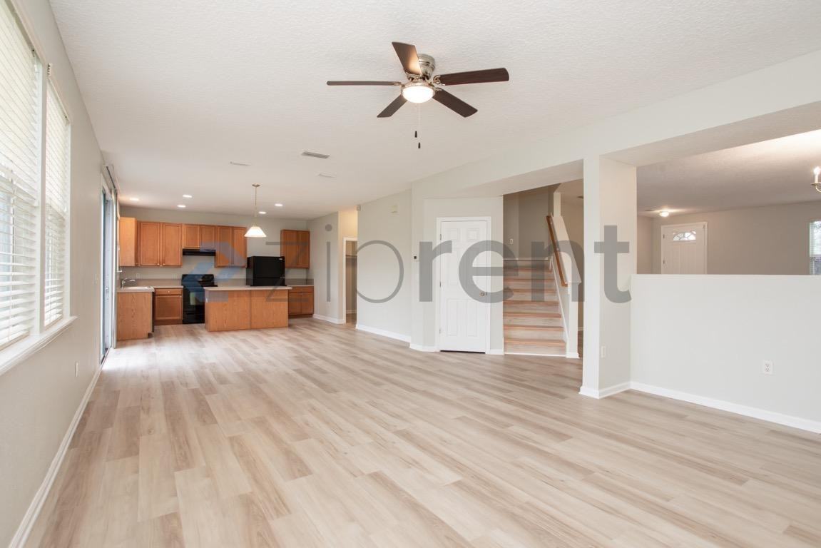 76195 Deerwood Dr - Photo 5 of 41