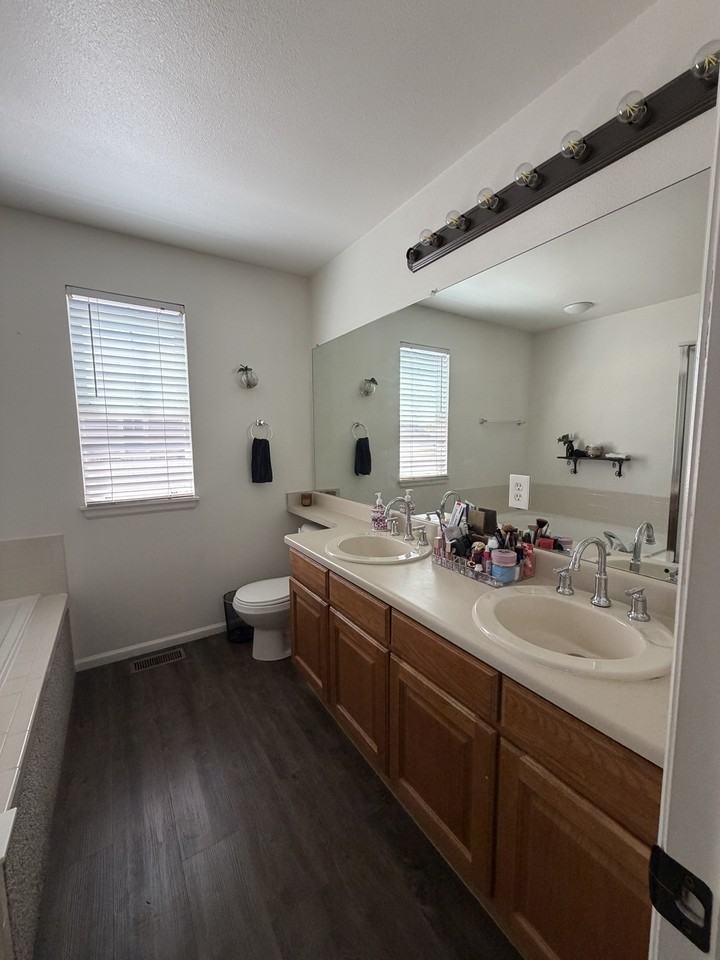 19591 E 39th Ave - Photo 4 of 15