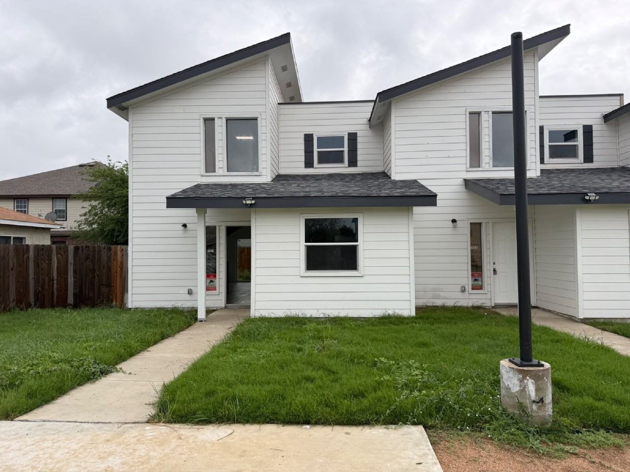 7651 Oak Chase - Photo 2 of 50