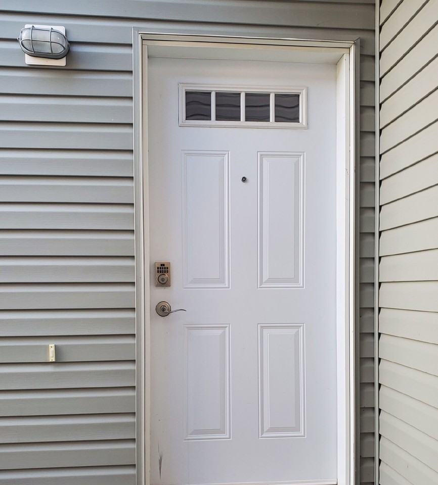 331 B - 331 Kolynchuk Manor - Photo 3 of 28