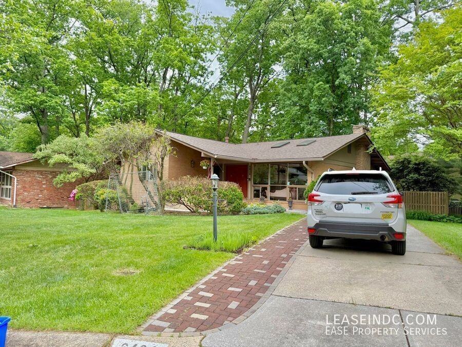 6424 Hollins Dr - Photo 2 of 41