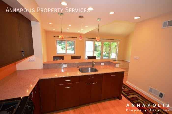 419 Third St - Photo 5 of 22
