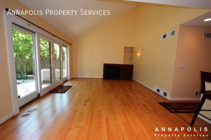 419 Third St - Photo 7 of 22