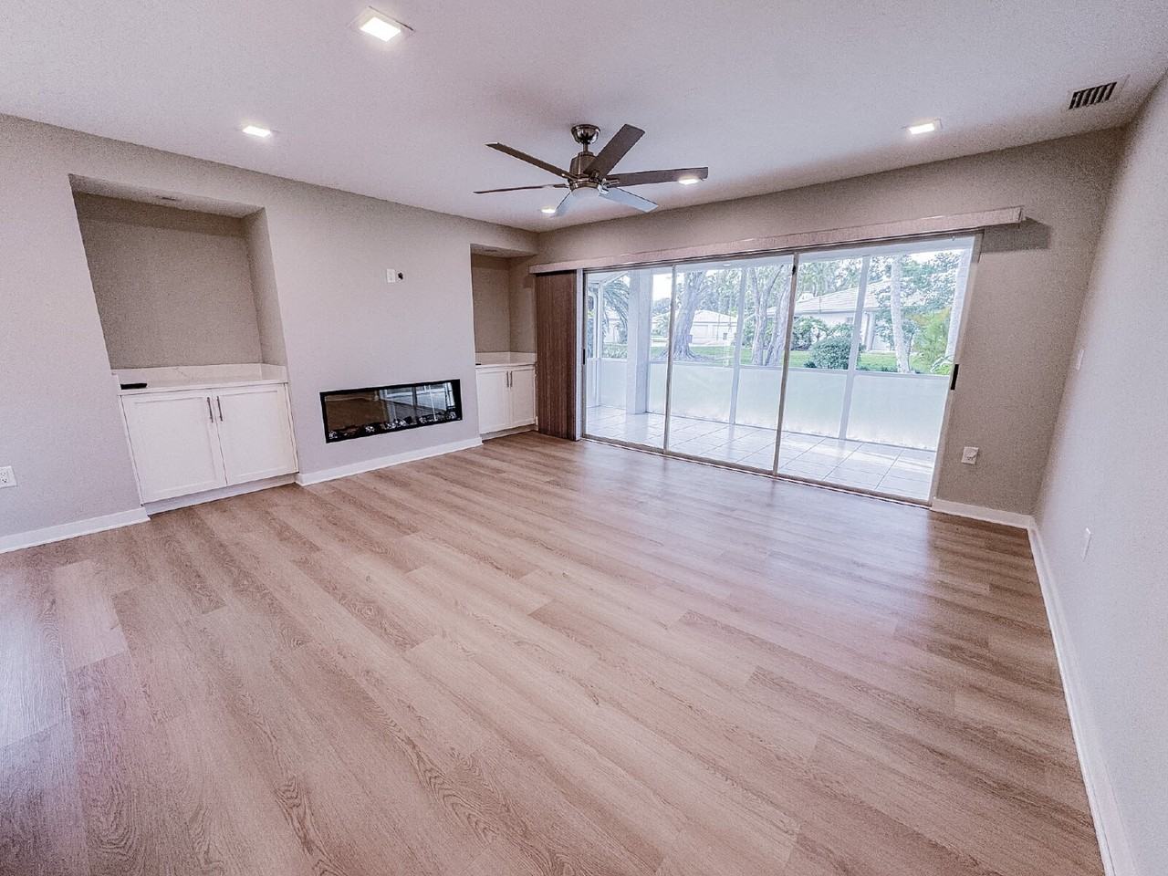 3038 Ringwood Mdw - Photo 7 of 32