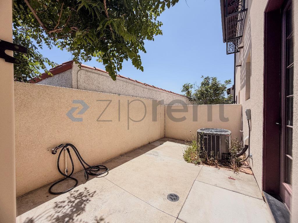 1676 3rd St - Photo 7 of 36