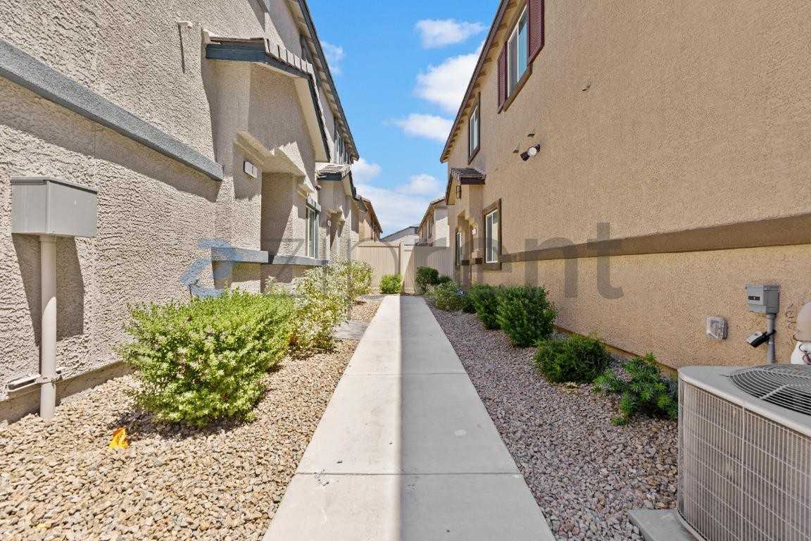 7870 Aurora Sky St #3 - Photo 3 of 27
