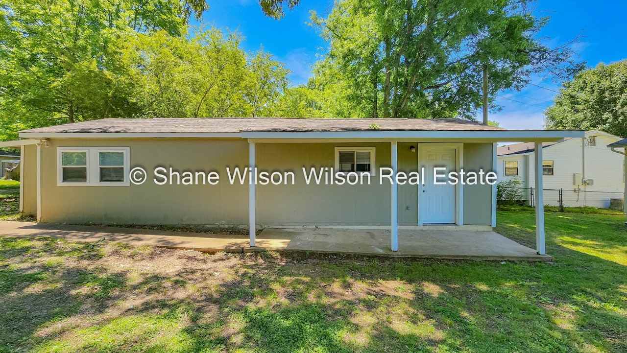 804 1/2 Henderson Ave - Photo 2 of 11