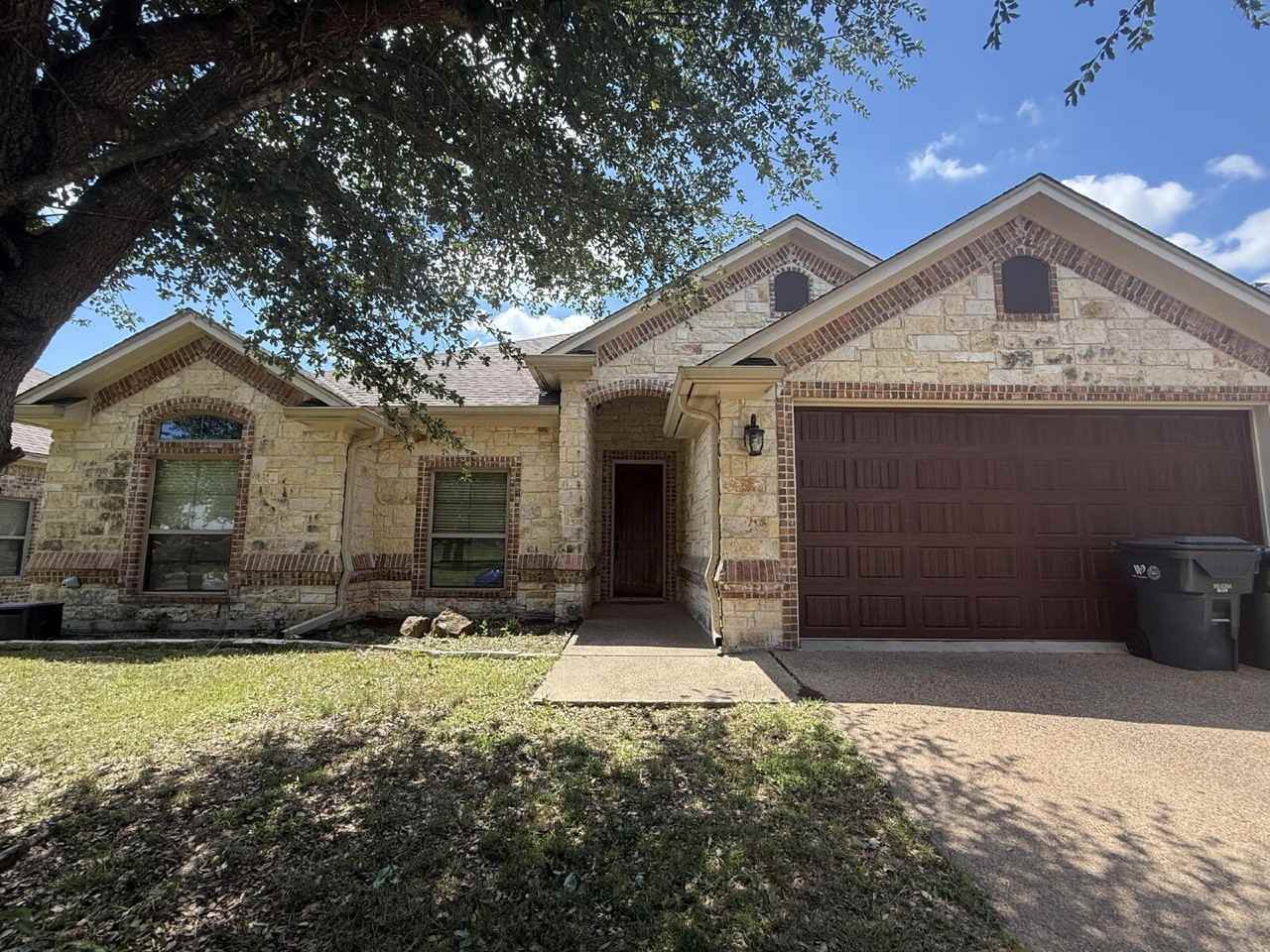 9804 Houston Dr - Photo 5 of 36