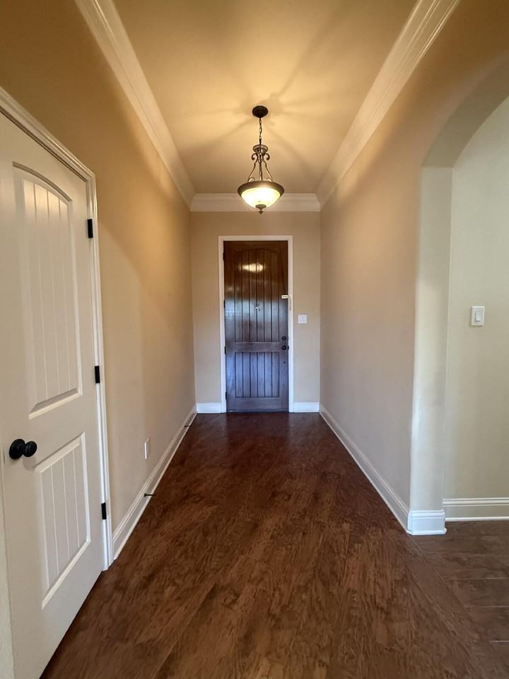 9804 Houston Dr - Photo 7 of 36