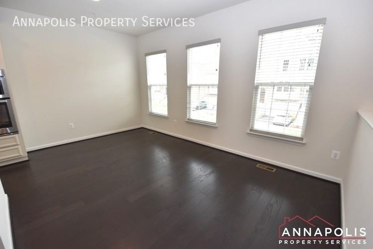 7827 Bakers Creek Ln - Photo 6 of 40