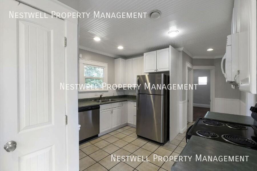 472 S 300 E - Photo 3 of 30