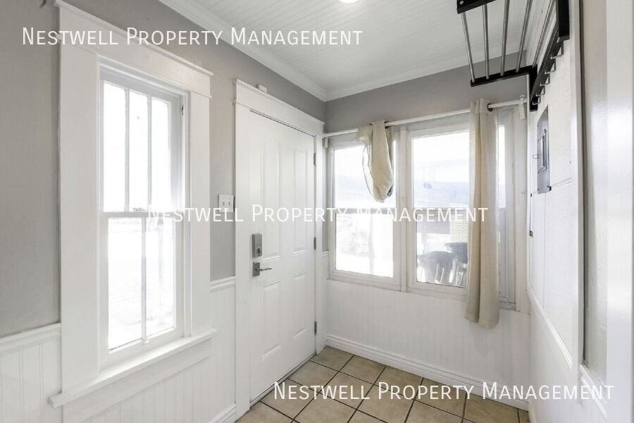 472 S 300 E - Photo 6 of 30