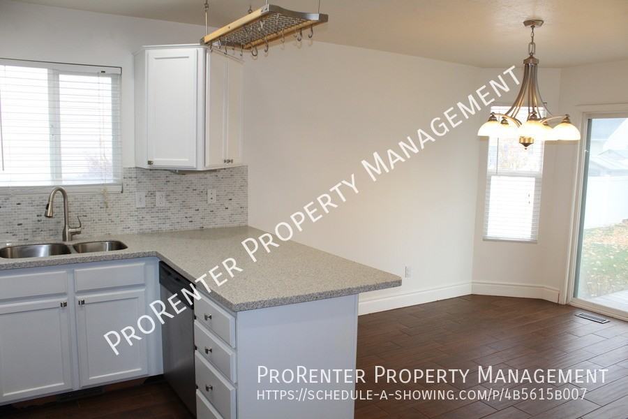 1398 N 2585 W - Photo 7 of 30
