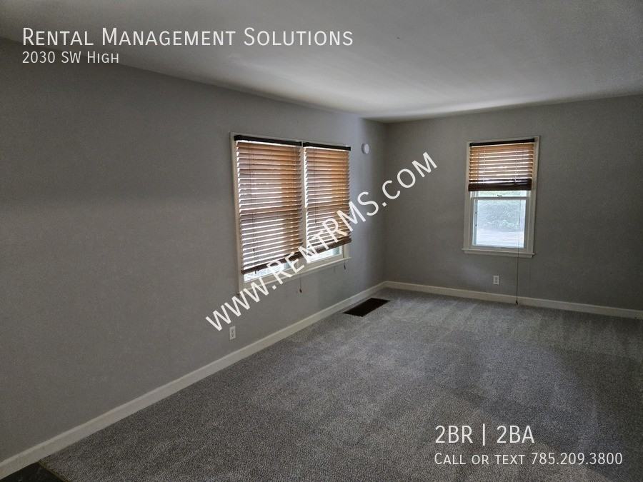 2030 Sw High Ave - Photo 3 of 26