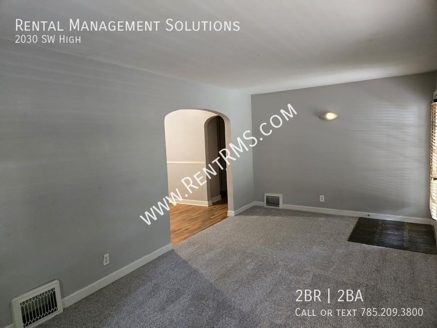2030 Sw High Ave - Photo 5 of 26