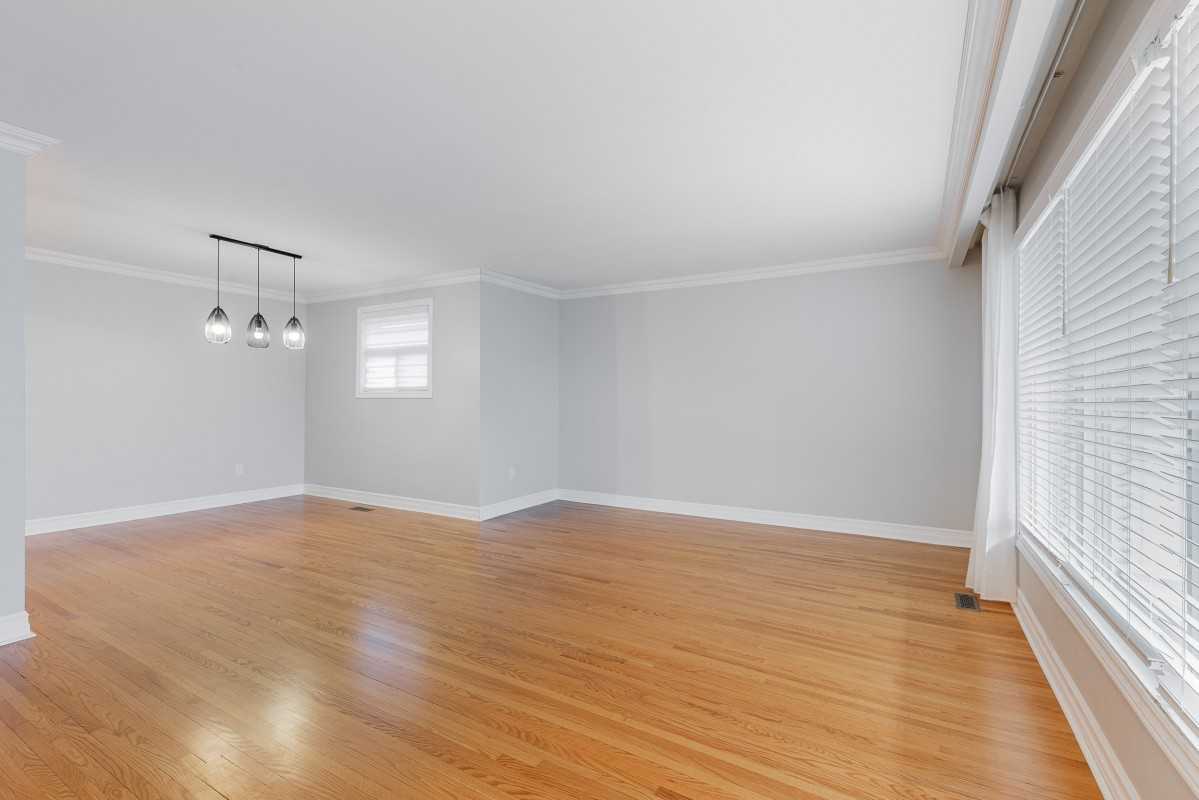 9 Clipper Rd - Photo 5 of 37