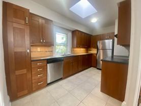 341 St Clair Ave W #E - Photo 1 of 1