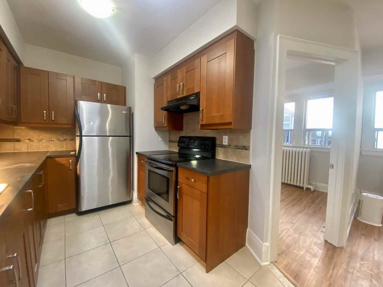 341 St Clair Ave W #E - Photo 2 of 18