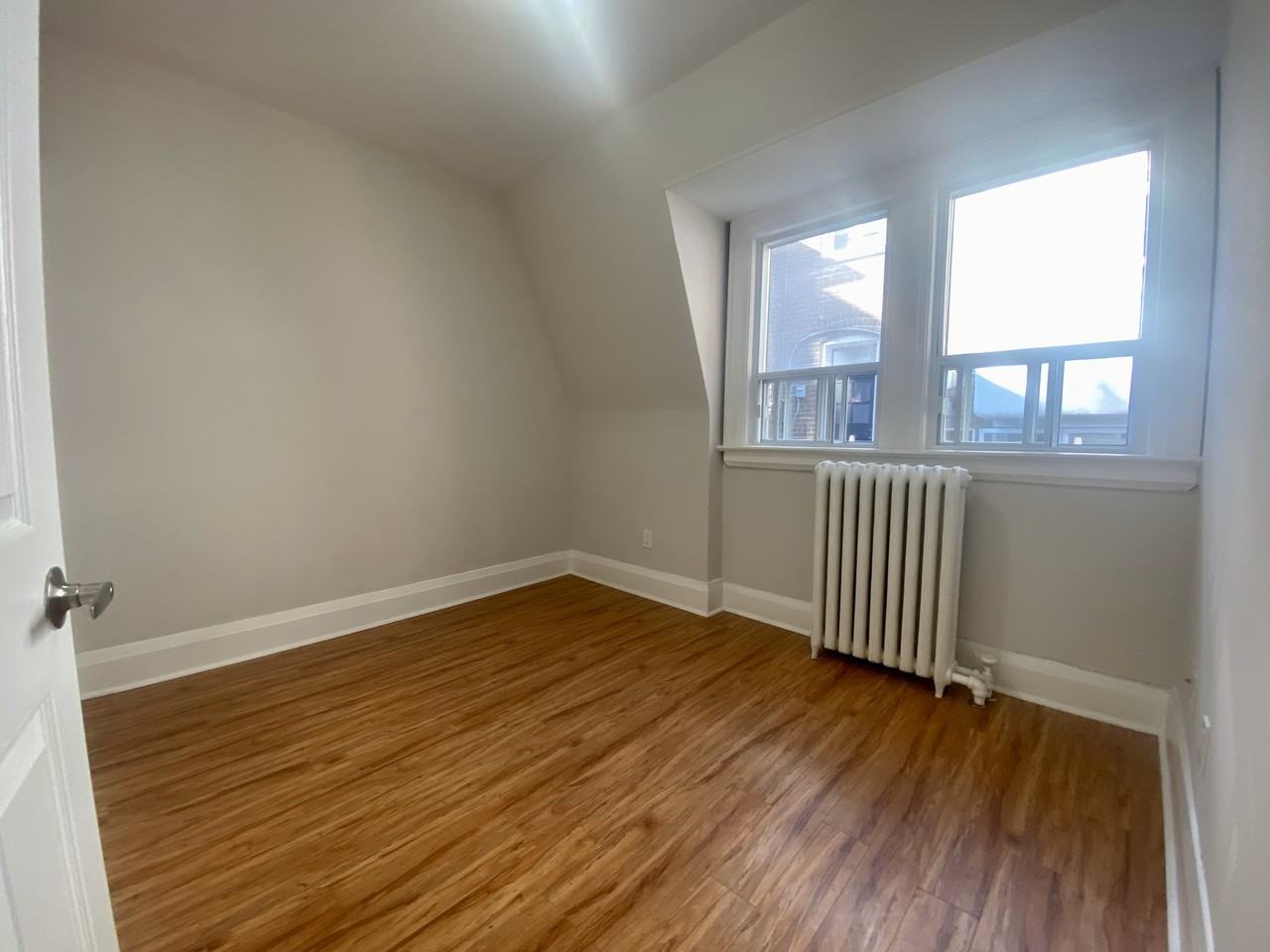 341 St Clair Ave W #E - Photo 7 of 18
