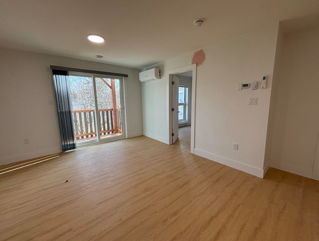 124 Wallace Ave - Photo 2 of 10