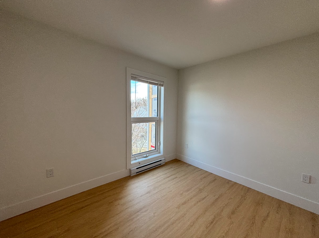 124 Wallace Ave - Photo 3 of 10