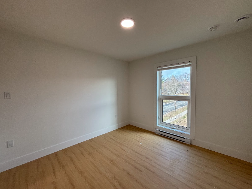 124 Wallace Ave - Photo 6 of 10