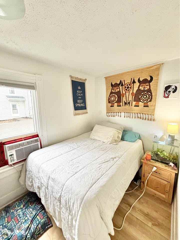 347 Charlotte St - Photo 6 of 8