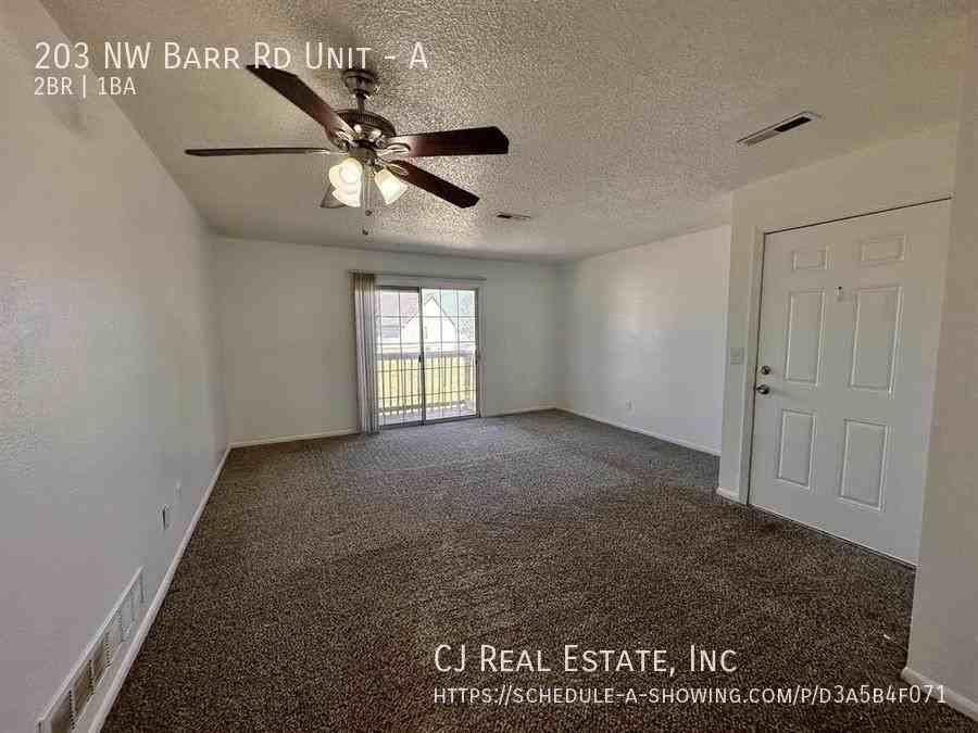 203 Nw Barr Rd #A - Photo 4 of 10