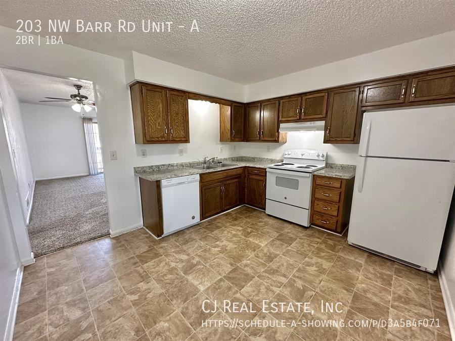 203 Nw Barr Rd #A - Photo 6 of 10
