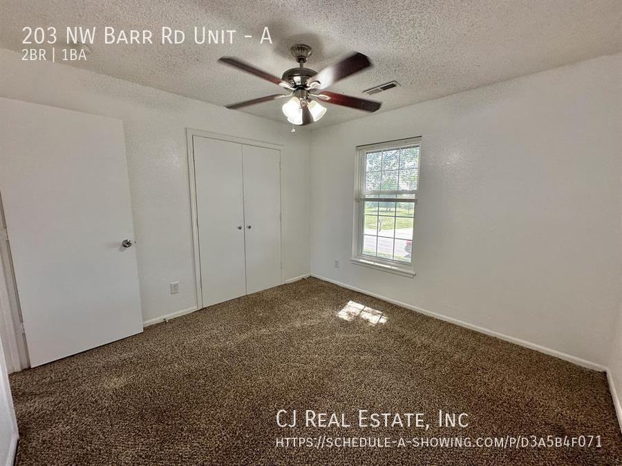 203 Nw Barr Rd #A - Photo 7 of 10