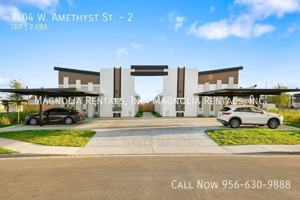 featured image of 3104 W Amethyst St #2