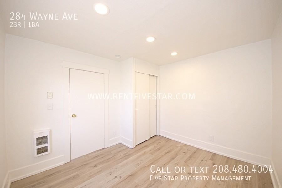 284 Wayne Ave - Photo 6 of 13