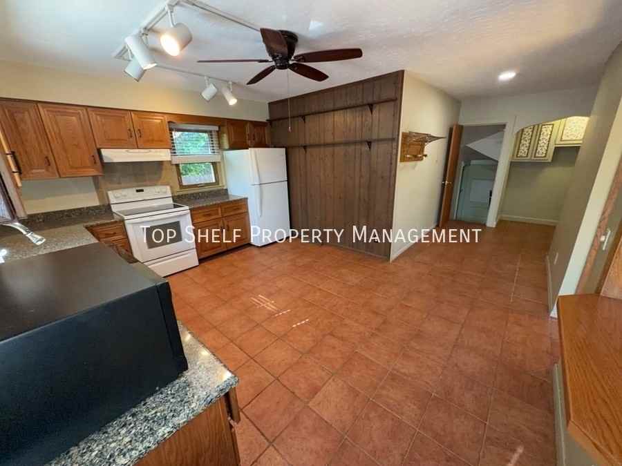 3215 44th St - Photo 4 of 16