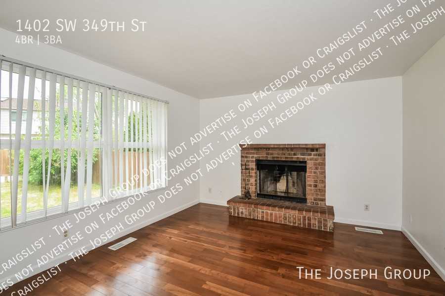1402 Sw 349th St - Photo 2 of 17