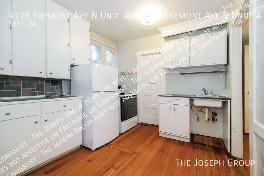4119 Fremont Ave N Apt A - Photo 6 of 17