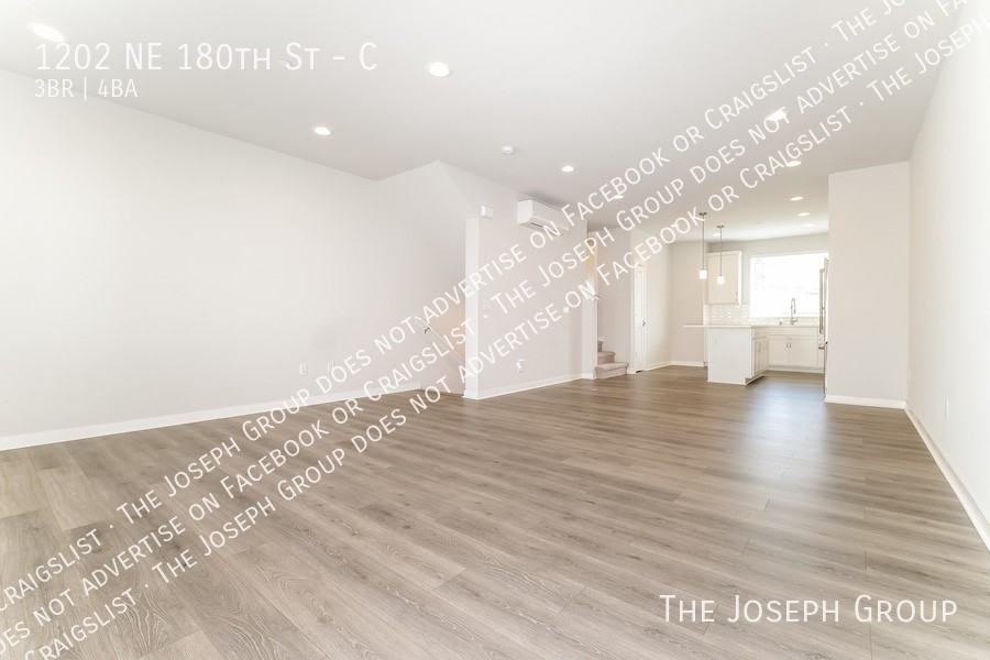 1202 Ne 180th St #C - Photo 4 of 33