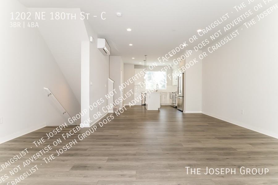 1202 Ne 180th St #C - Photo 5 of 33