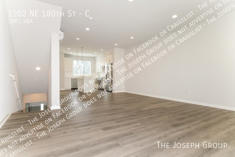 1202 Ne 180th St #C - Photo 6 of 33