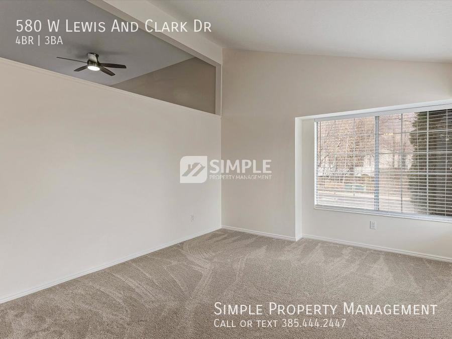 580 W Lewis And Clark Dr - Photo 5 of 32