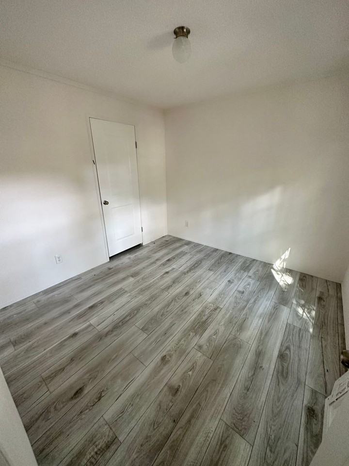 703 Green St ##A - Photo 3 of 7
