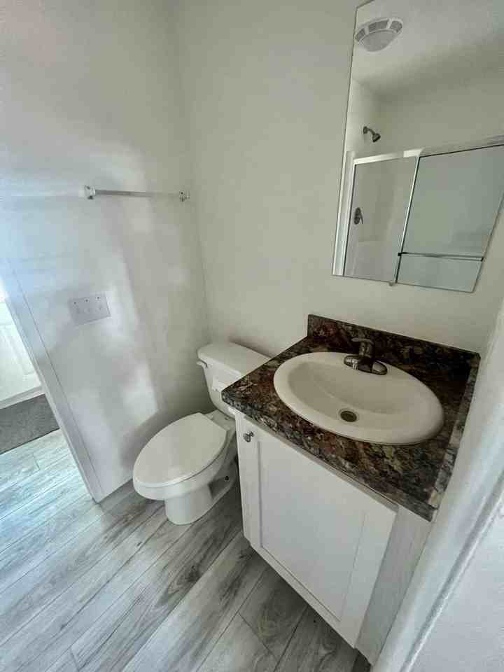 703 Green St ##A - Photo 5 of 7
