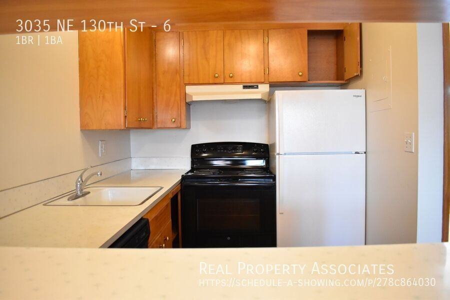 3035 Ne 130th St #6 - Photo 4 of 9