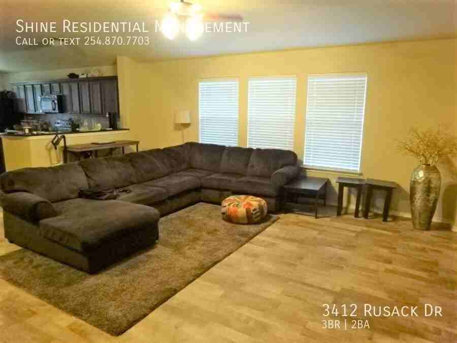 3412 Rusack Dr - Photo 2 of 9