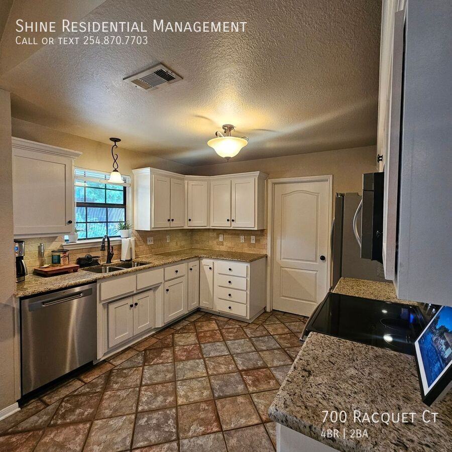 700 Racquet Ct - Photo 5 of 18