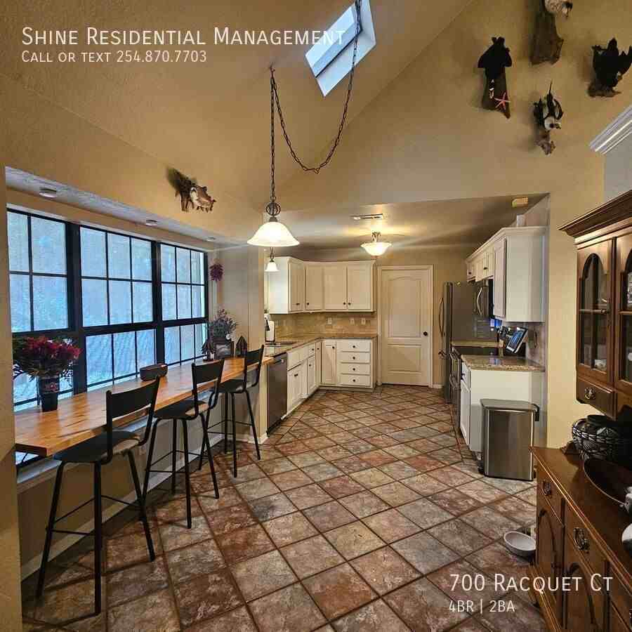 700 Racquet Ct - Photo 6 of 18