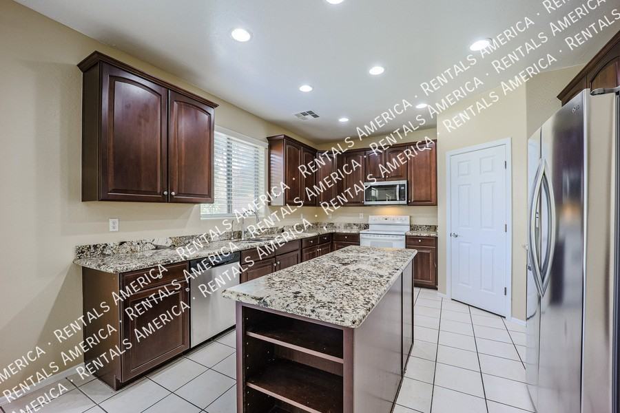 6846 W St Charles Ave - Photo 5 of 45