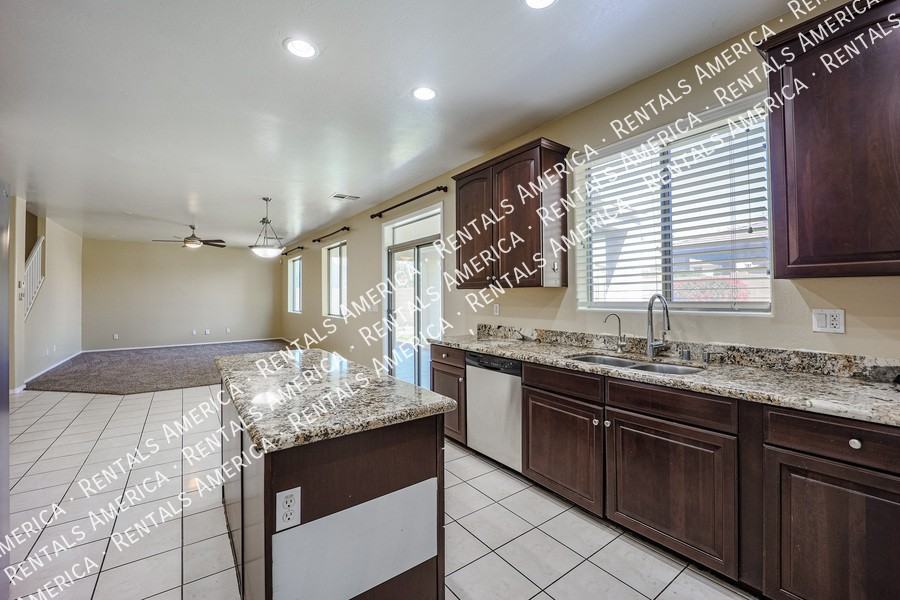 6846 W St Charles Ave - Photo 7 of 45