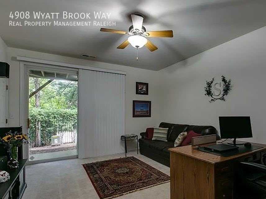 4908 Wyatt Brook Way - Photo 7 of 9